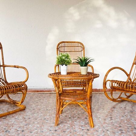 Villa Aurelia -Seafront Apartment With Patio Flumini di Quartu Ngoại thất bức ảnh