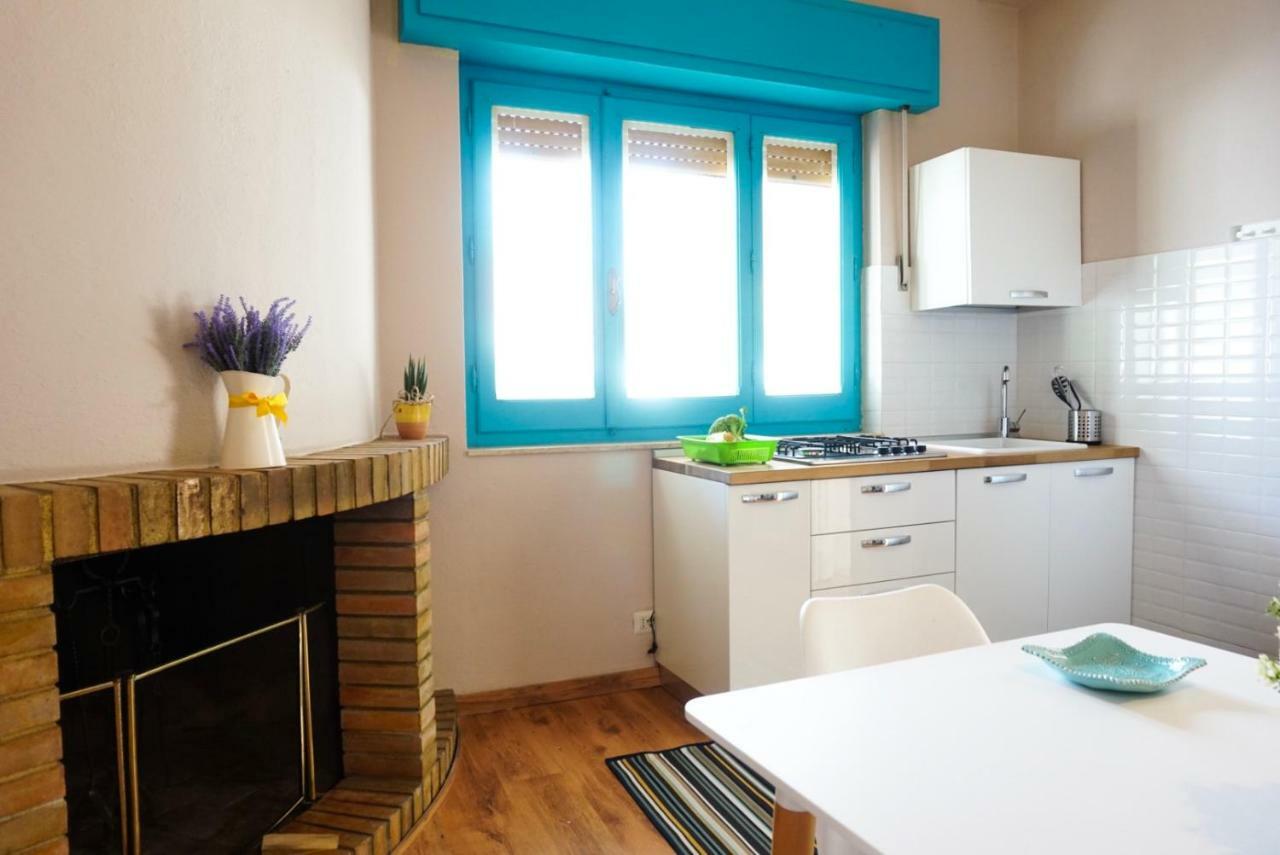 Villa Aurelia -Seafront Apartment With Patio Flumini di Quartu Ngoại thất bức ảnh