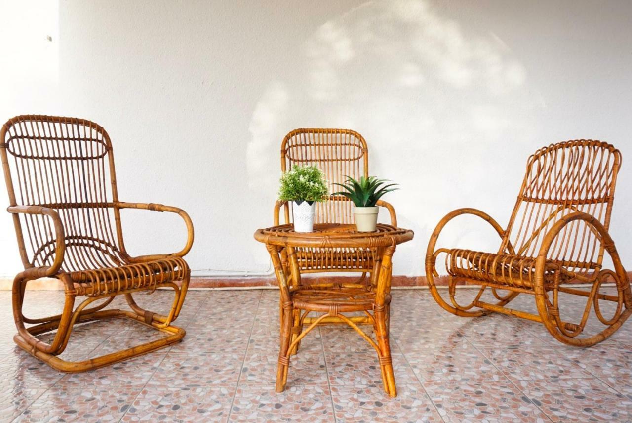Villa Aurelia -Seafront Apartment With Patio Flumini di Quartu Ngoại thất bức ảnh