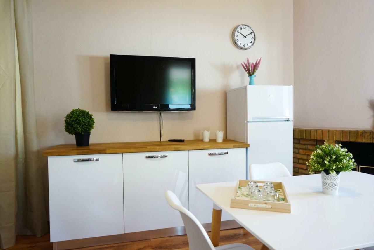 Villa Aurelia -Seafront Apartment With Patio Flumini di Quartu Ngoại thất bức ảnh