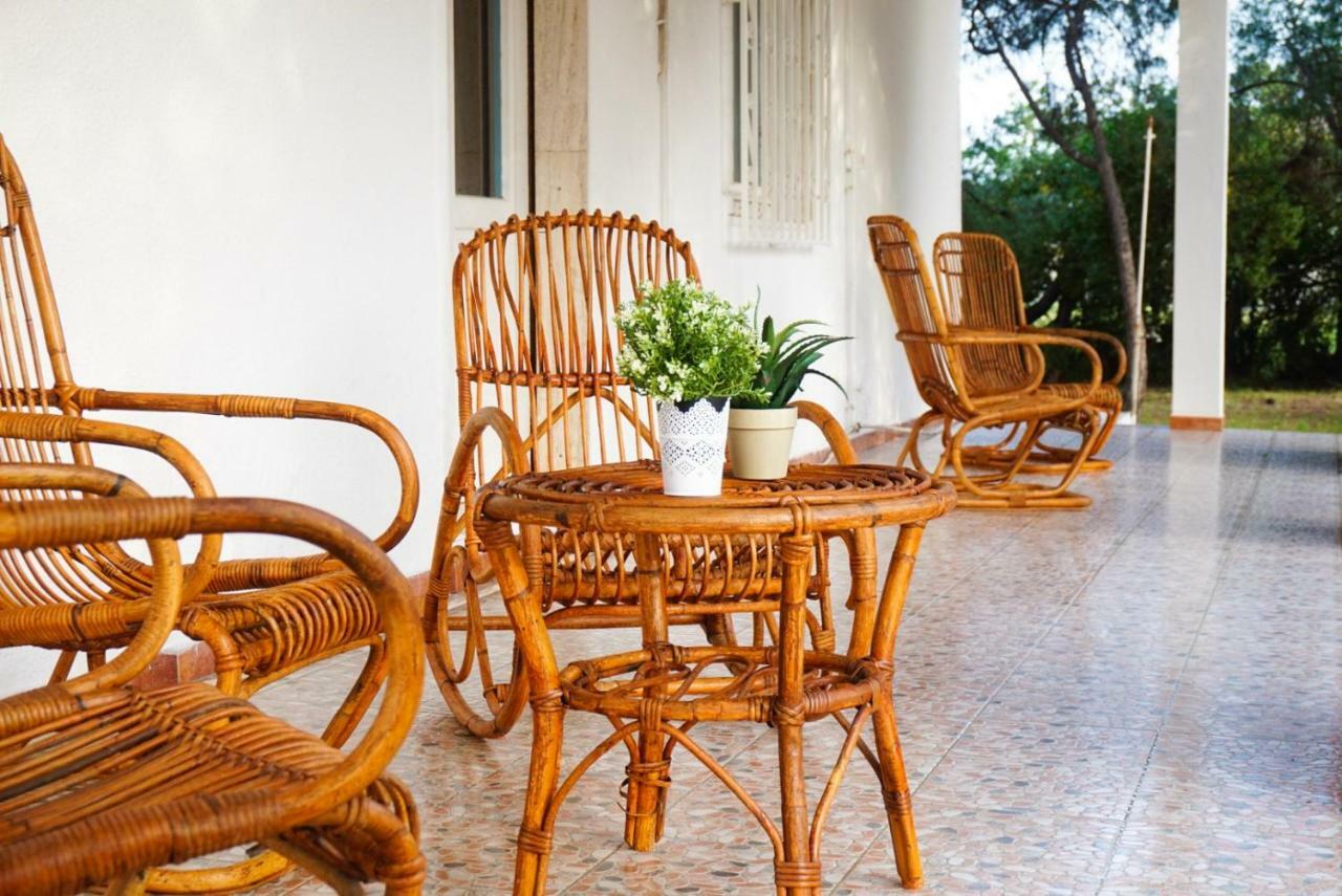 Villa Aurelia -Seafront Apartment With Patio Flumini di Quartu Ngoại thất bức ảnh