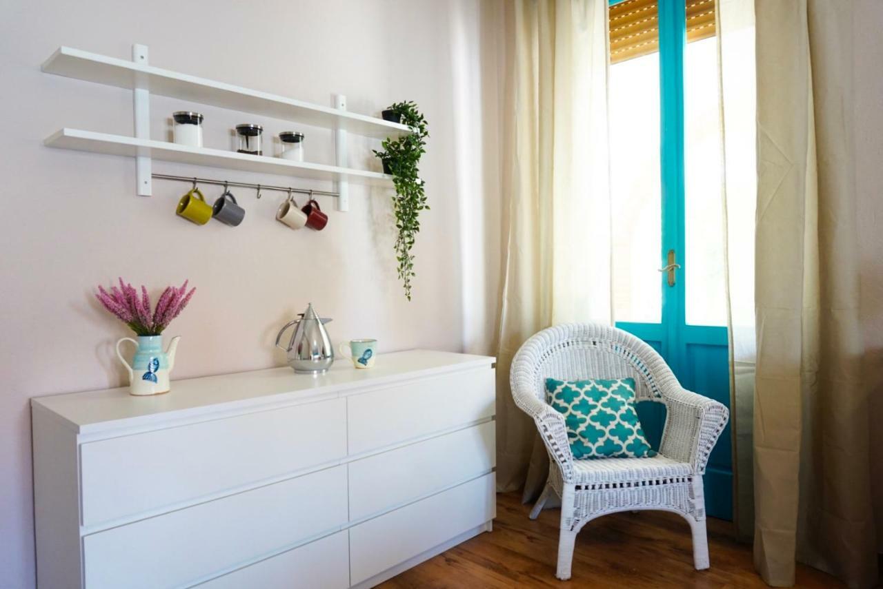 Villa Aurelia -Seafront Apartment With Patio Flumini di Quartu Ngoại thất bức ảnh