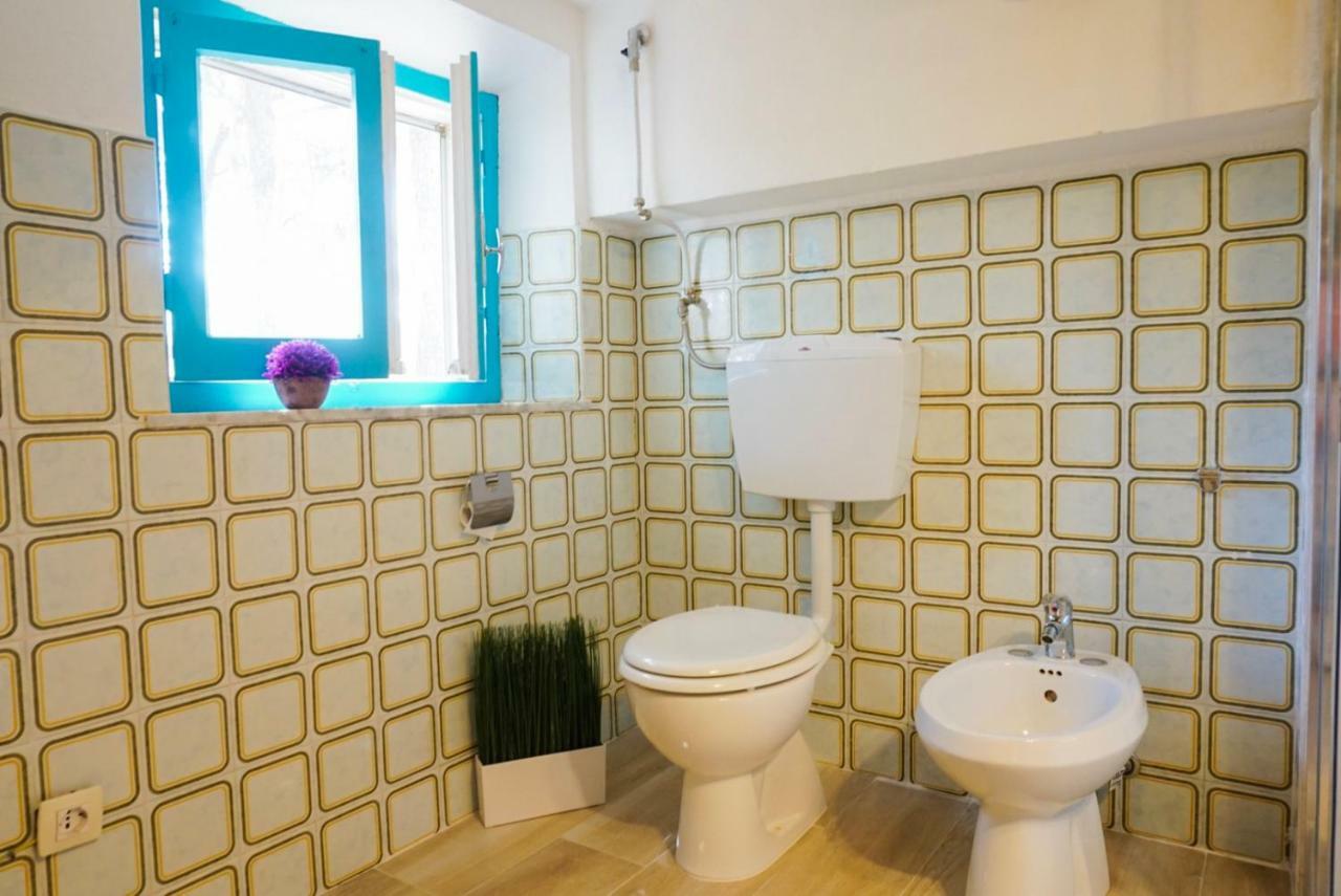 Villa Aurelia -Seafront Apartment With Patio Flumini di Quartu Ngoại thất bức ảnh