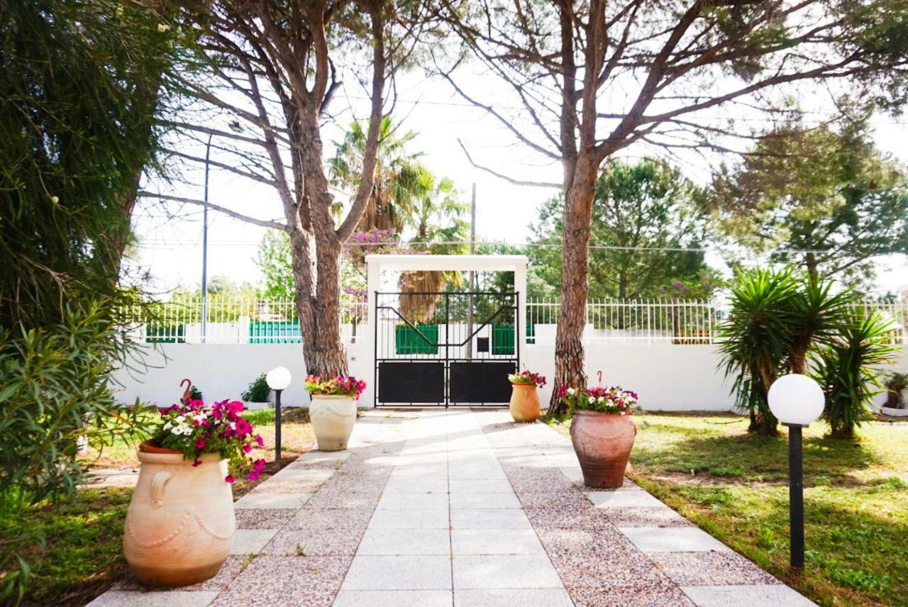 Villa Aurelia -Seafront Apartment With Patio Flumini di Quartu Ngoại thất bức ảnh