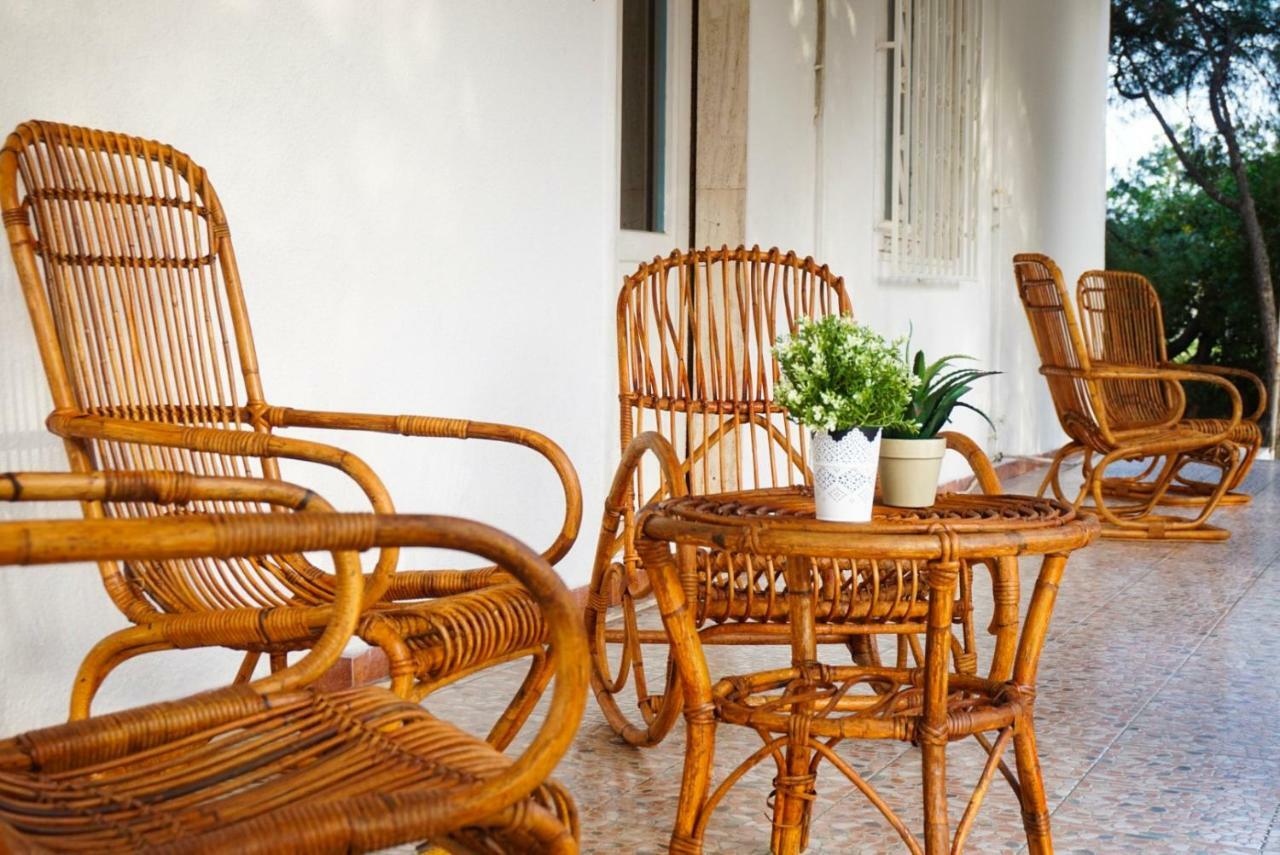Villa Aurelia -Seafront Apartment With Patio Flumini di Quartu Ngoại thất bức ảnh